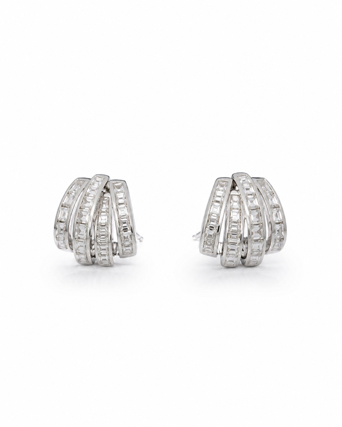 SCULPTED RIBBON STUD EARRING