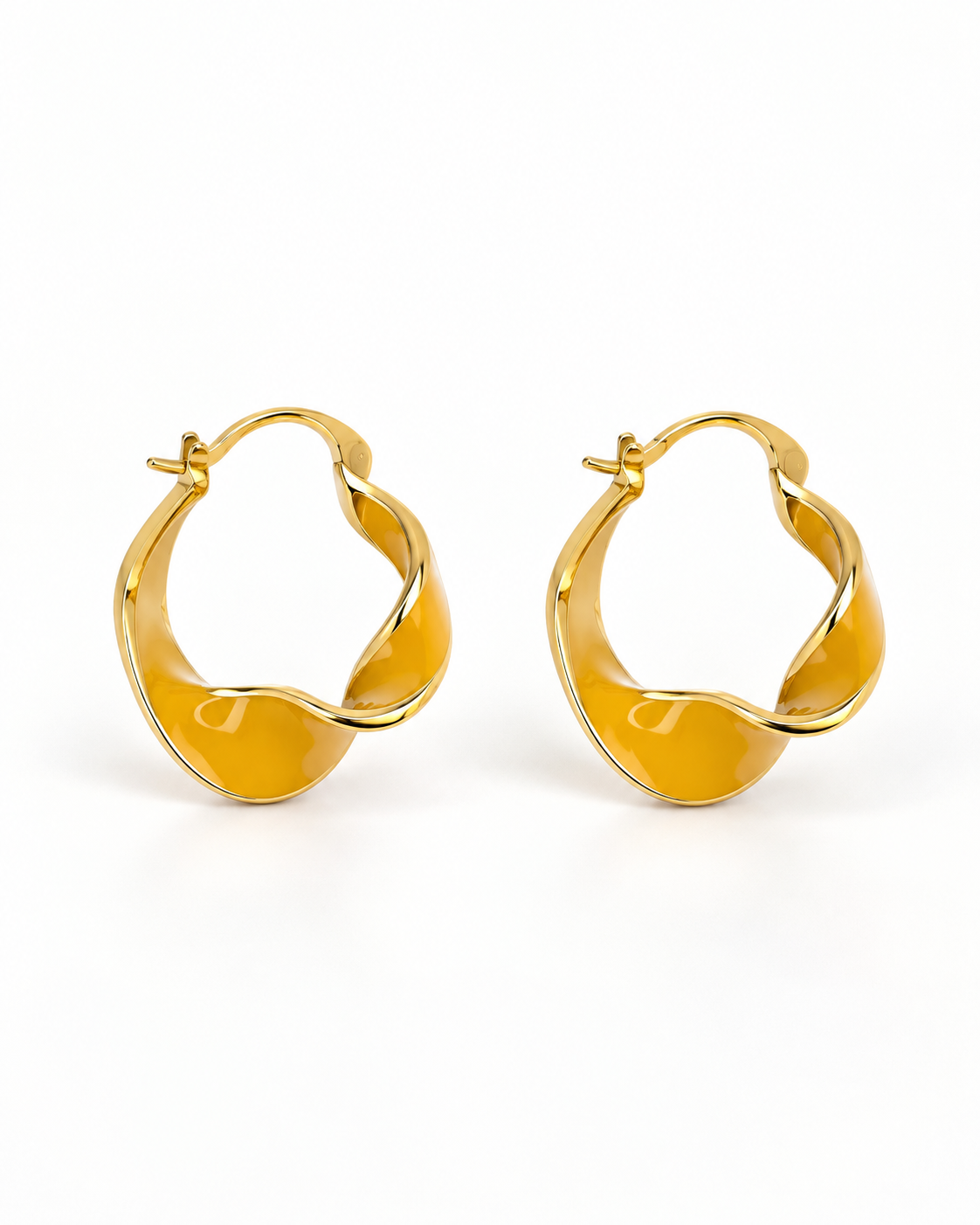 SCULPTED TWIST HOOP EARRING