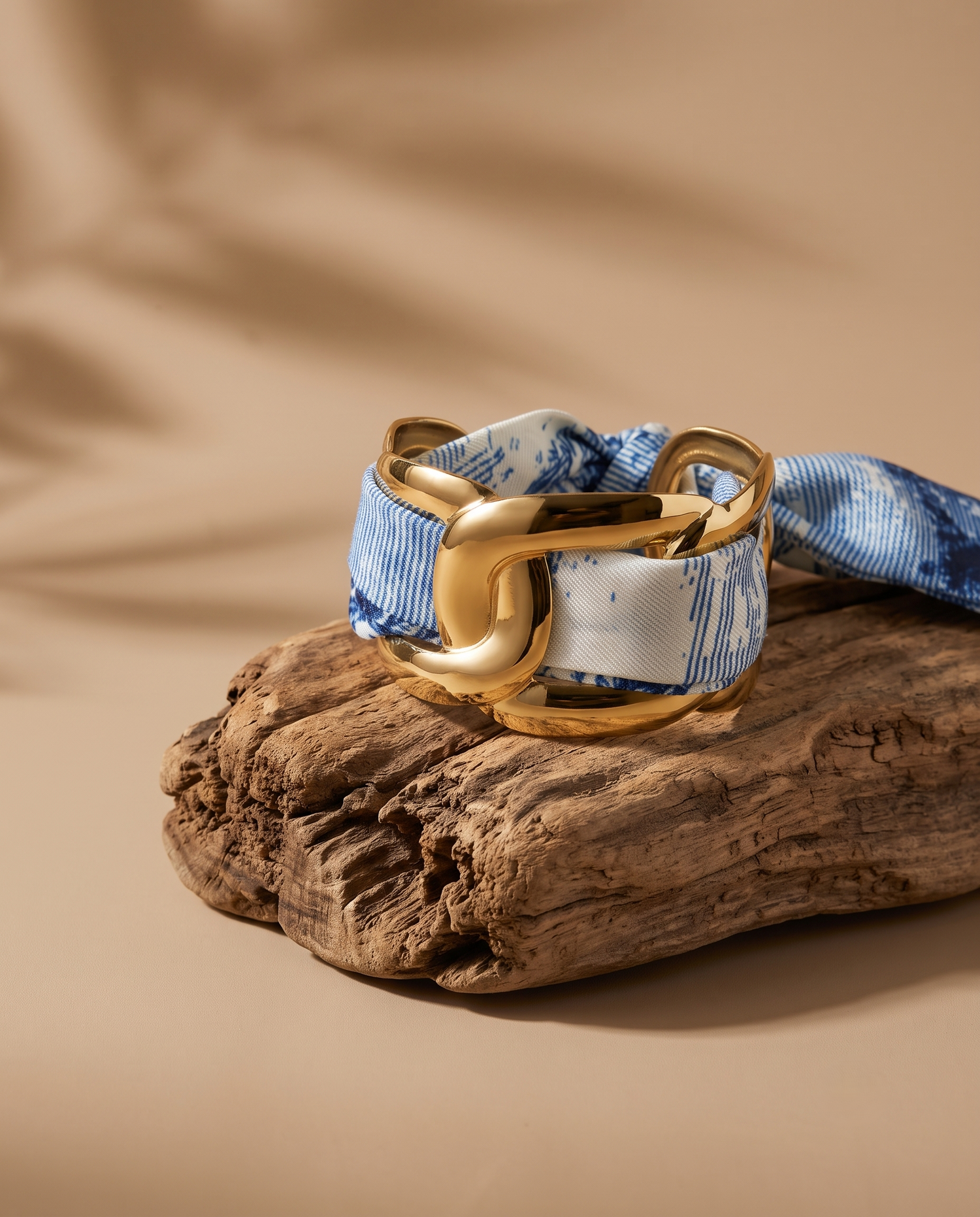 SIGNATURE SILK KNOT HANDCUFF
