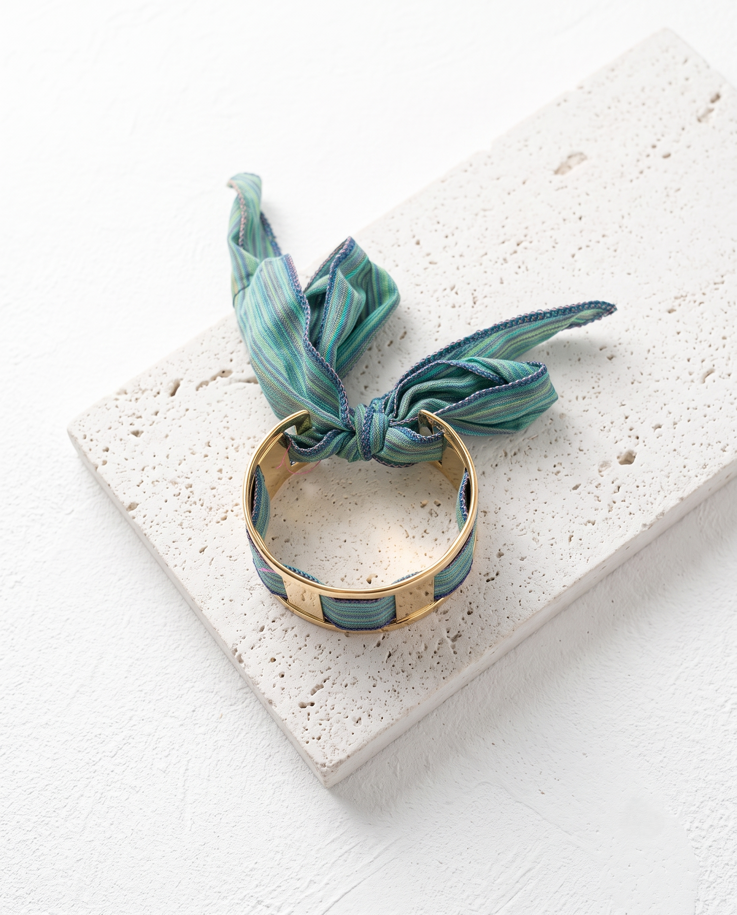 REFINED SILK STRIPE HANDCUFF