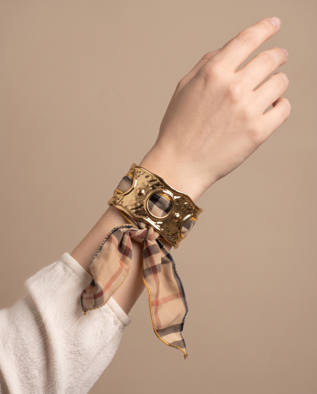 CLASSIC SILK RIBBON CUFF