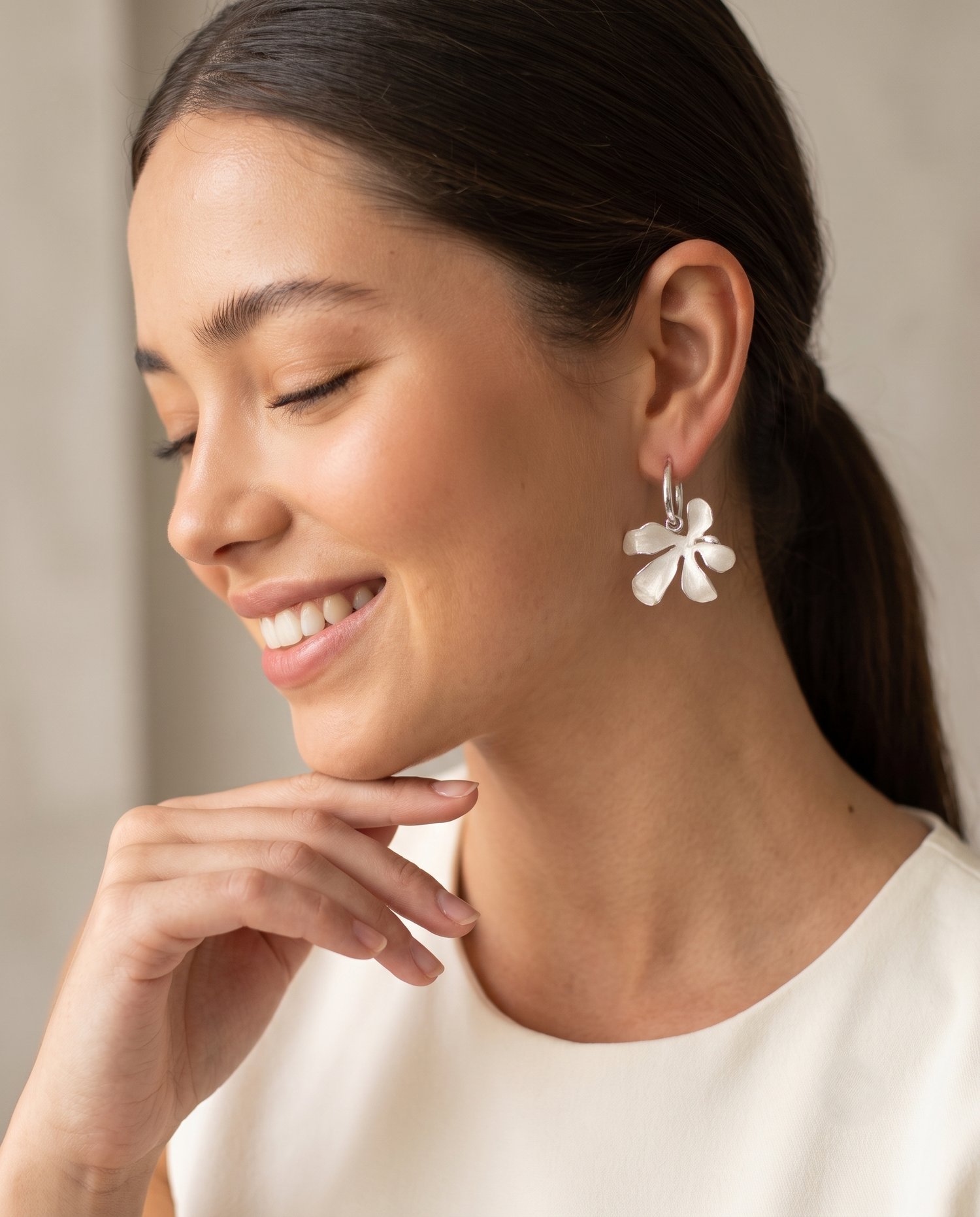 BLOOM PETAL CHARM EARRING