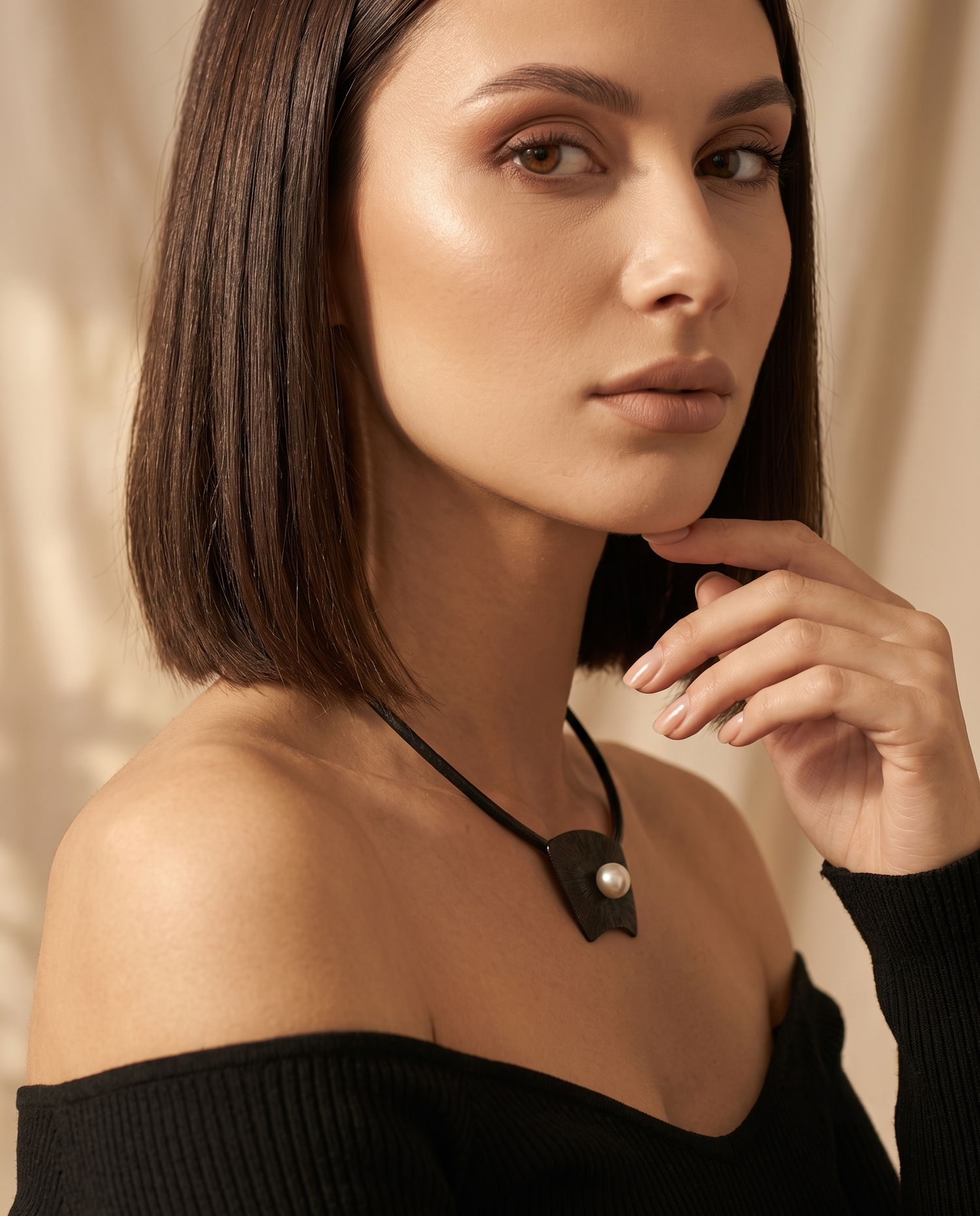 MIDNIGHT SCULPTED PEARL NECKLACE