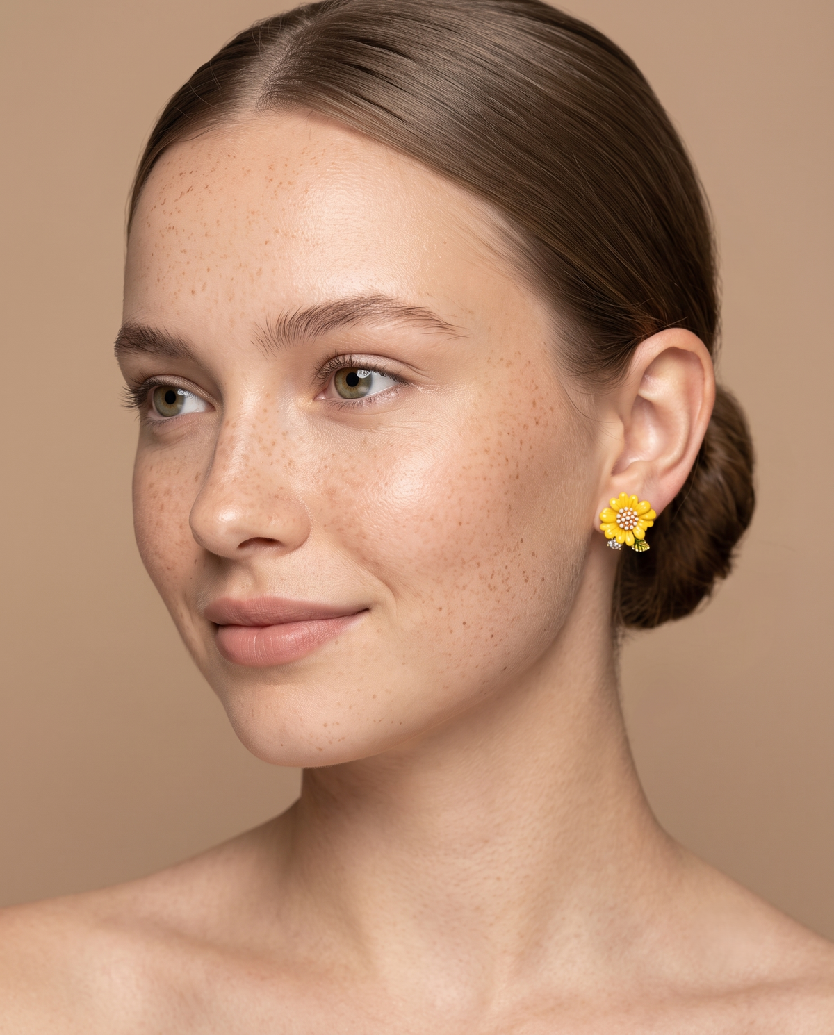 SUNLIT PETAL BLOOM EARRING