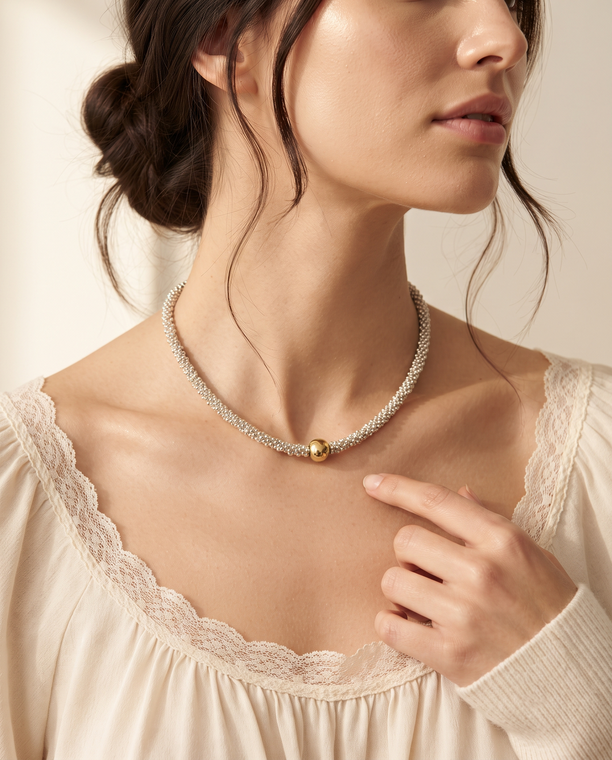 WOVEN BEAD ACCENT NECKLACE