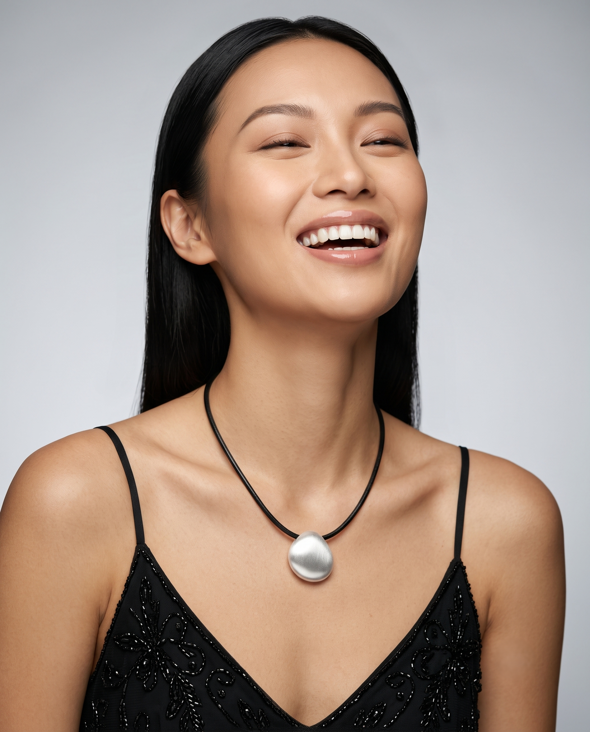 SERENE RIVER STONE NECKLACE