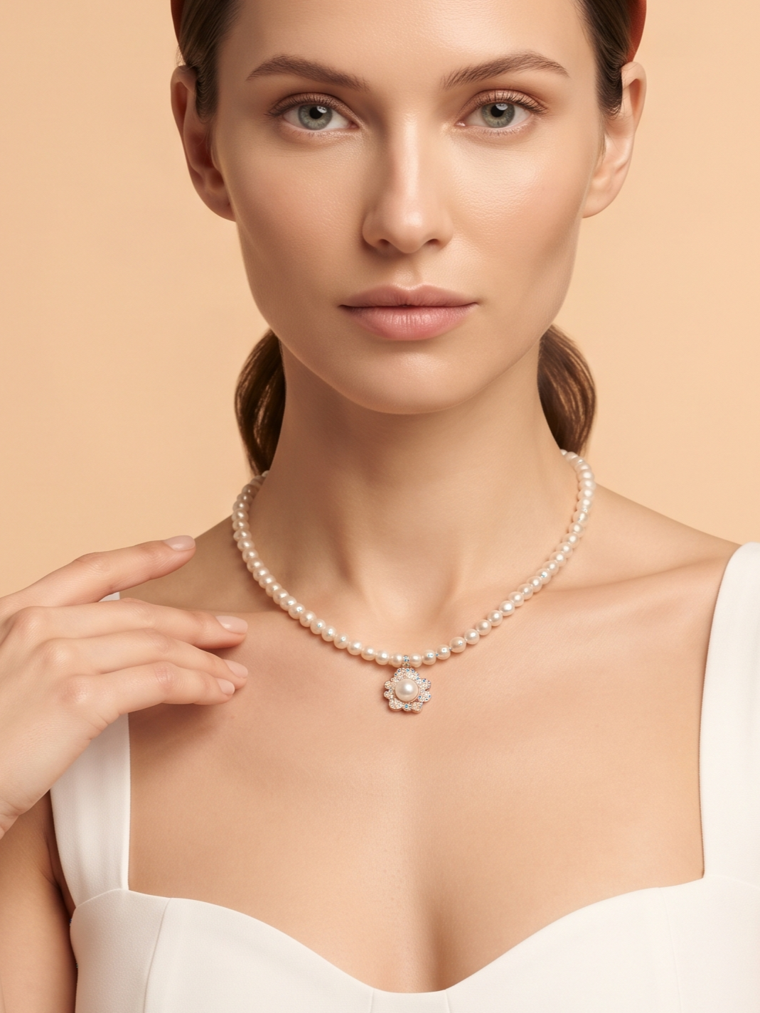 PEARL ORNATE FLOWER BEAD NECKLACE