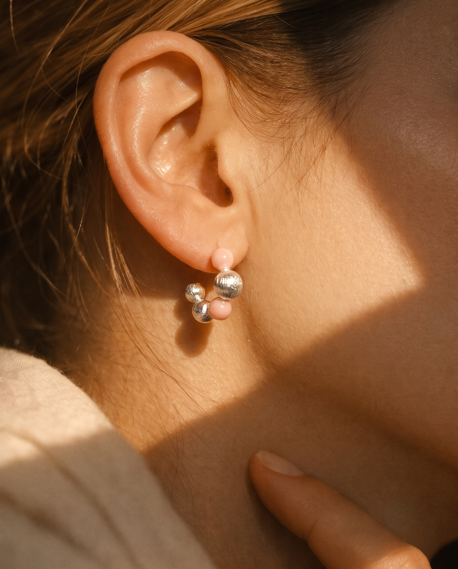 BLUSH ORBIT STUD EARRING