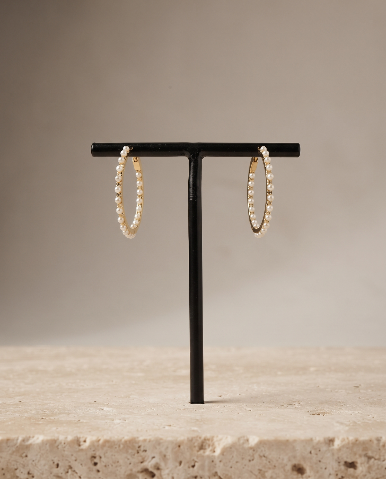PEARL HALO WHISPER EARRING