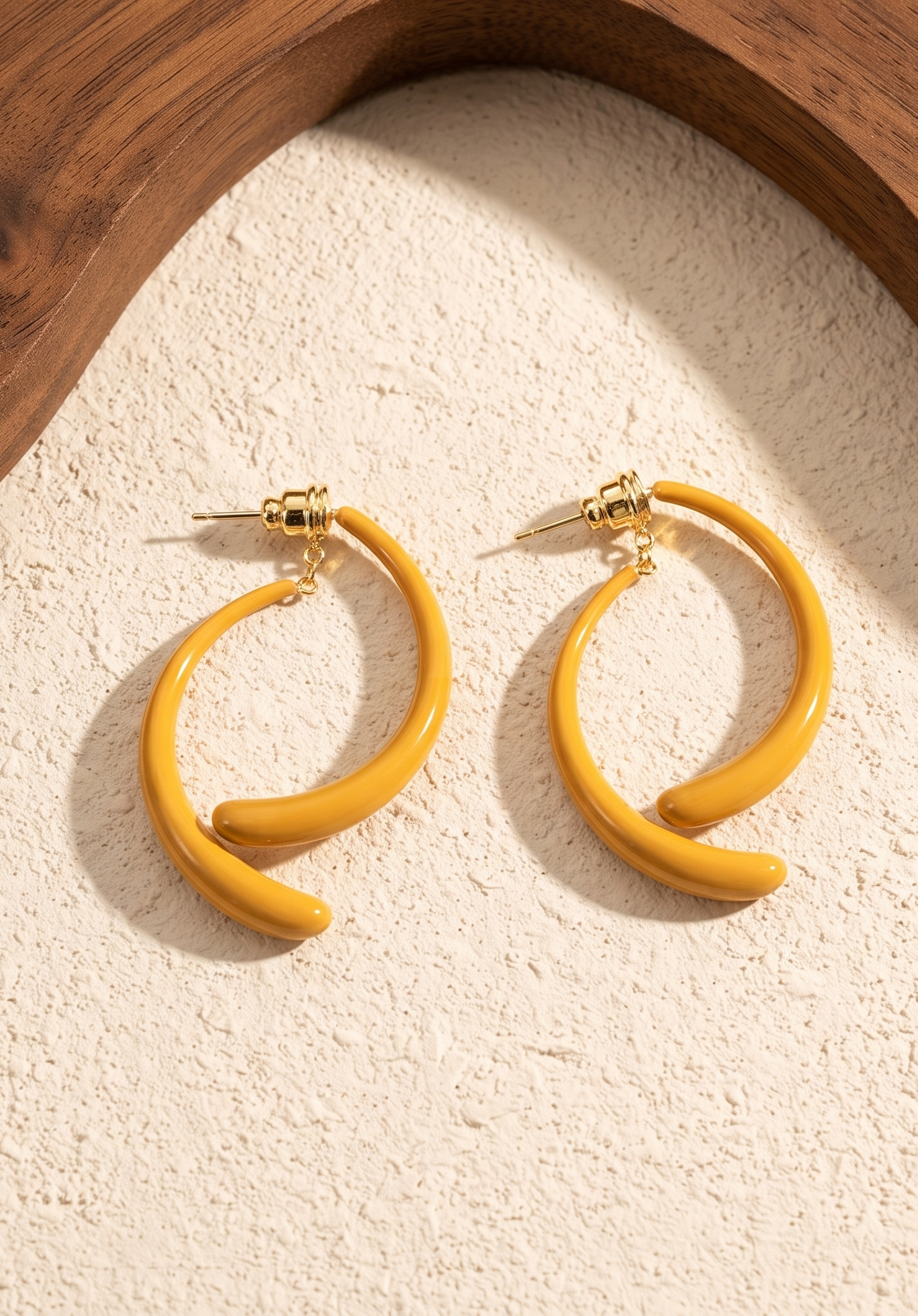 SAFFRON FLUID LOOP EARRING