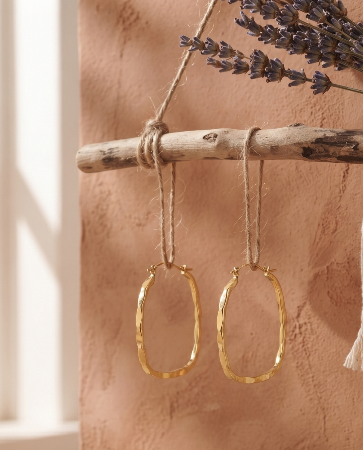 MODERN FACET HOOP EARRING