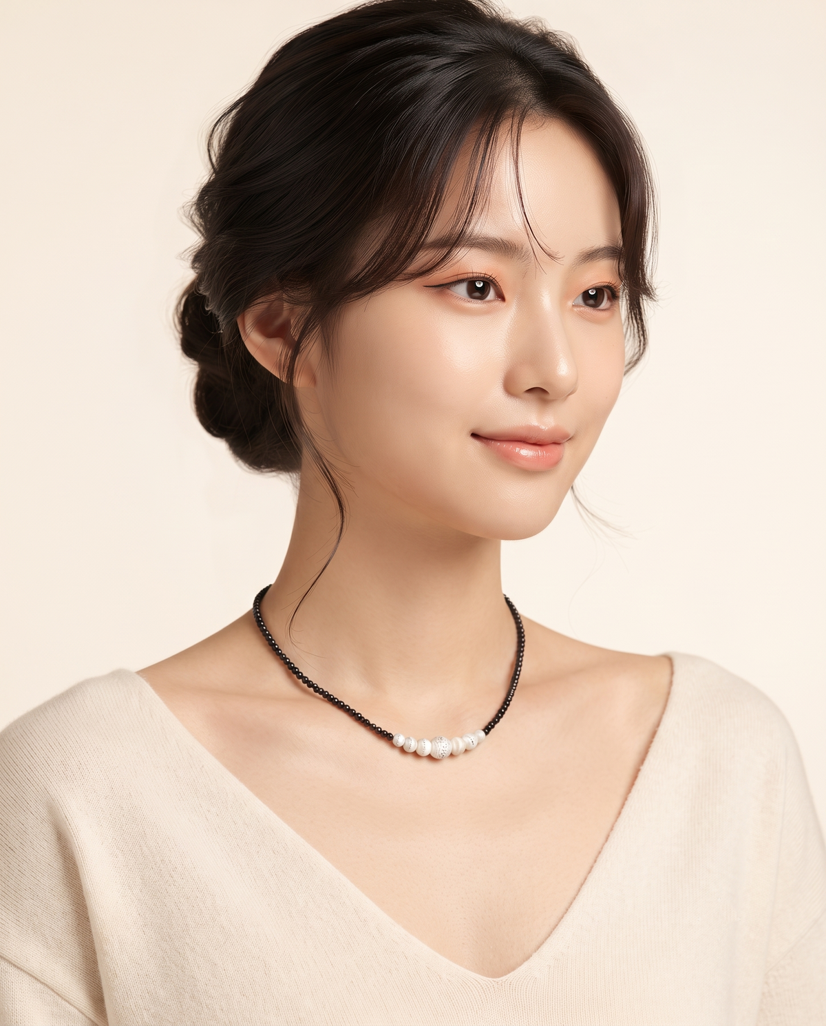 GRADUATED FRONT BEAD NECKLACE