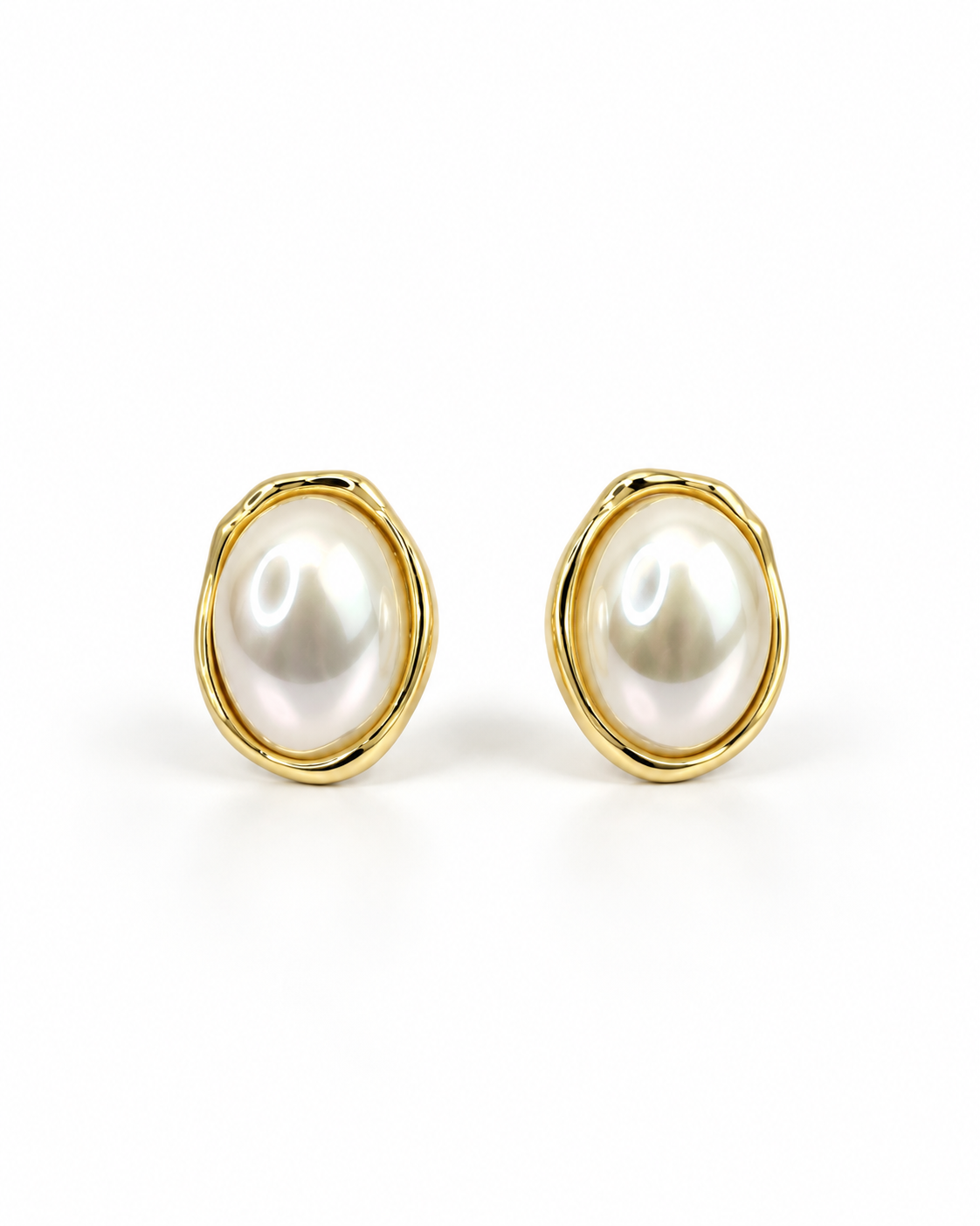 LUSTROUS PEARL FRAME EARRING