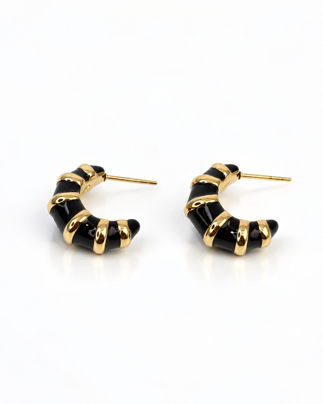 CASSIA ONYX CRESCENT EARRING