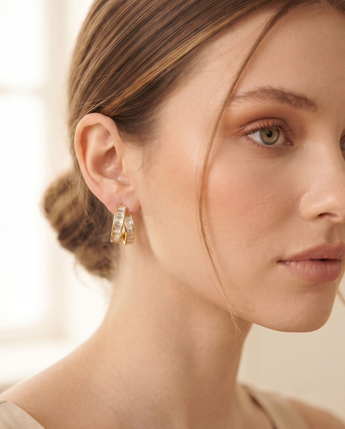 BAGUETTE CRYSTAL HOOP EARRING