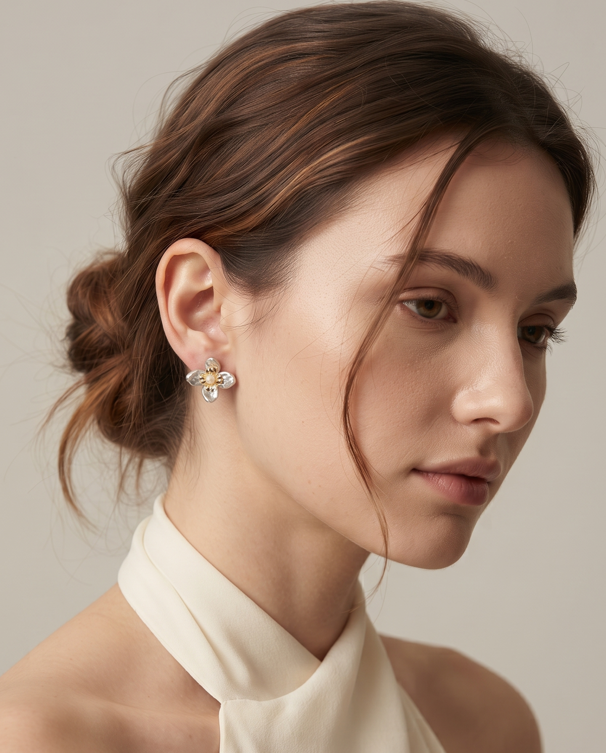 PEARL BLOOM PETAL STUD EARRING