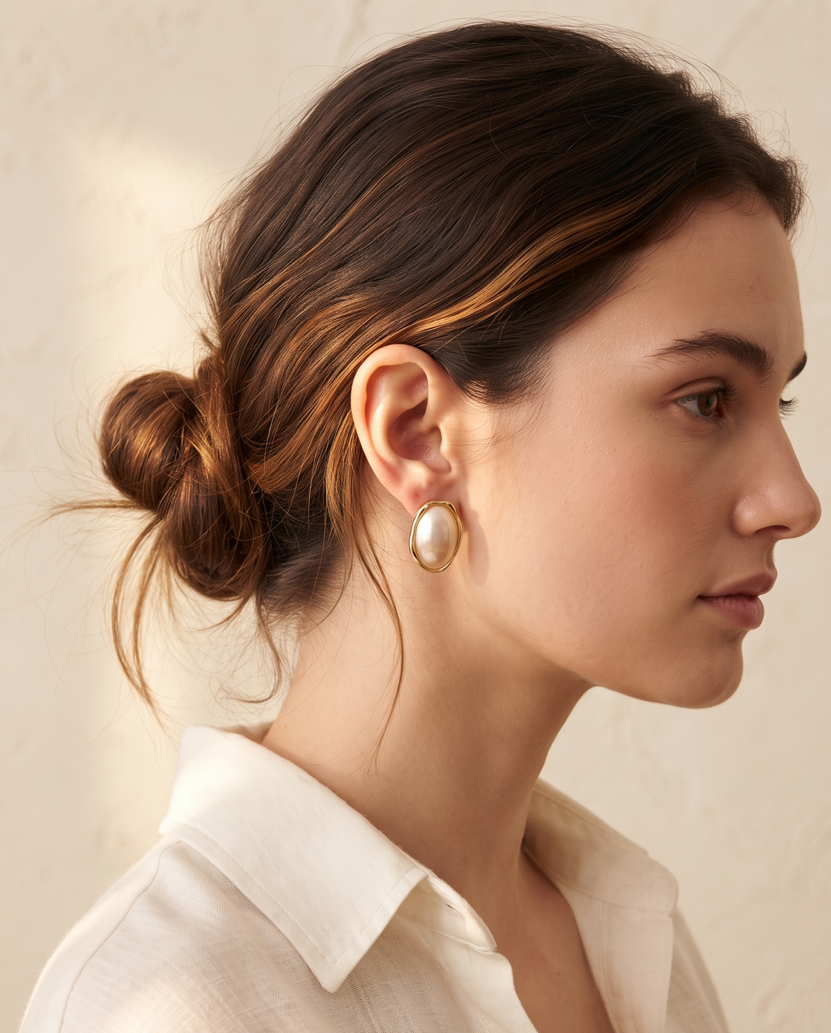 LUSTROUS PEARL OVAL EARRING