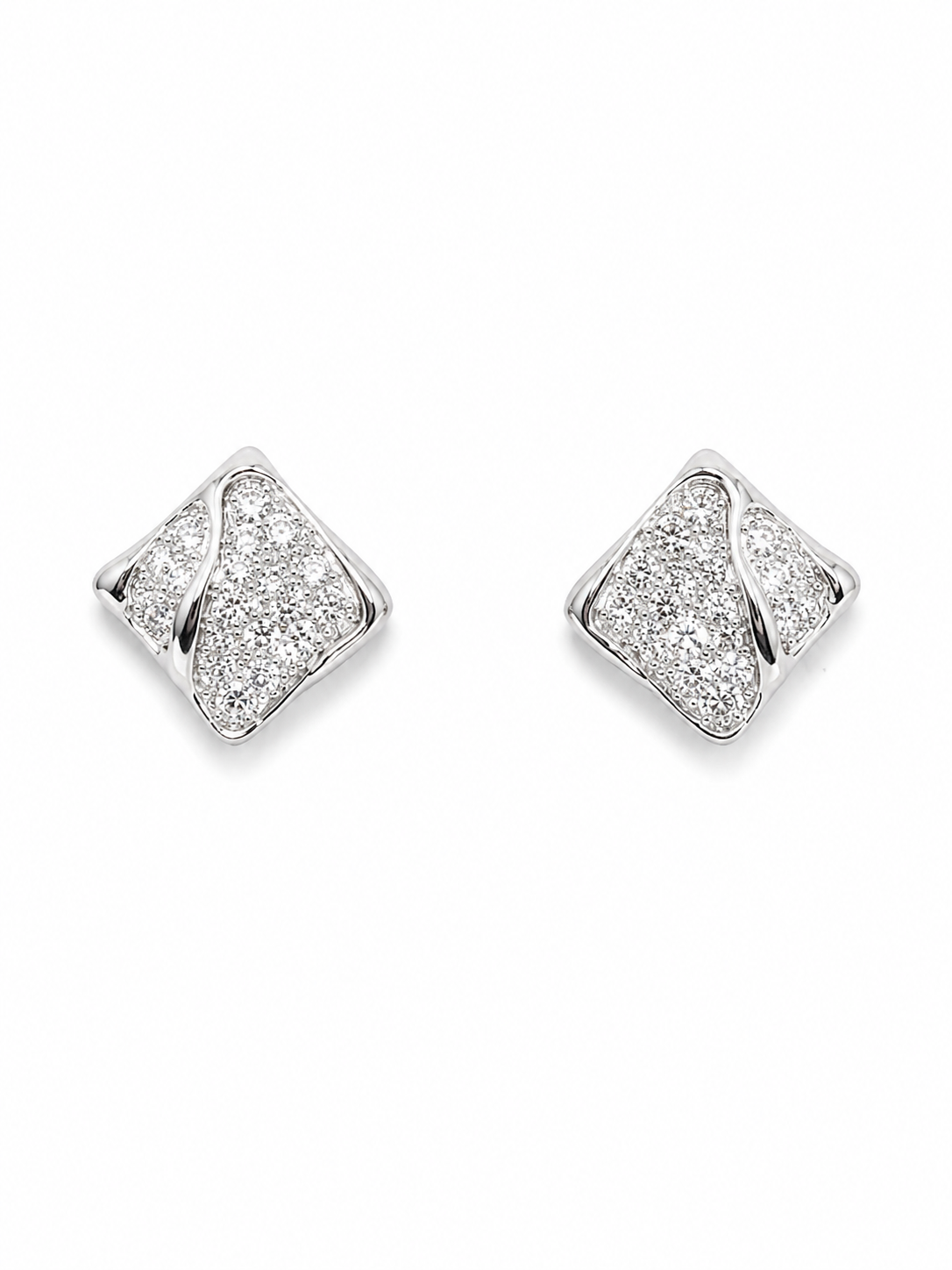 SCULPTED PAVE CURVE EARRING