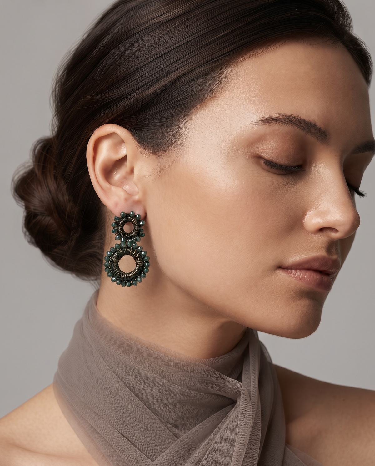 DEEP GREEN DOUBLE CIRCLE BEAD DROP EARRING
