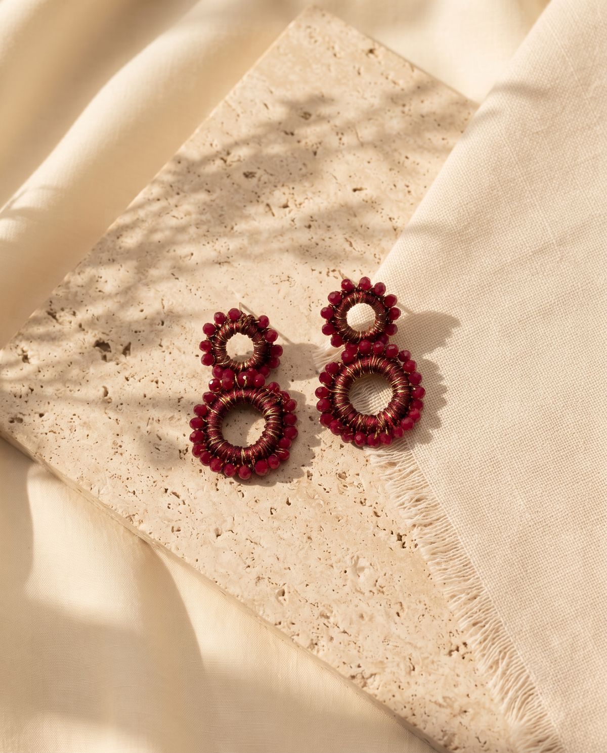 BURGUNDY DOUBLE CIRCLE BEAD DROP EARRING