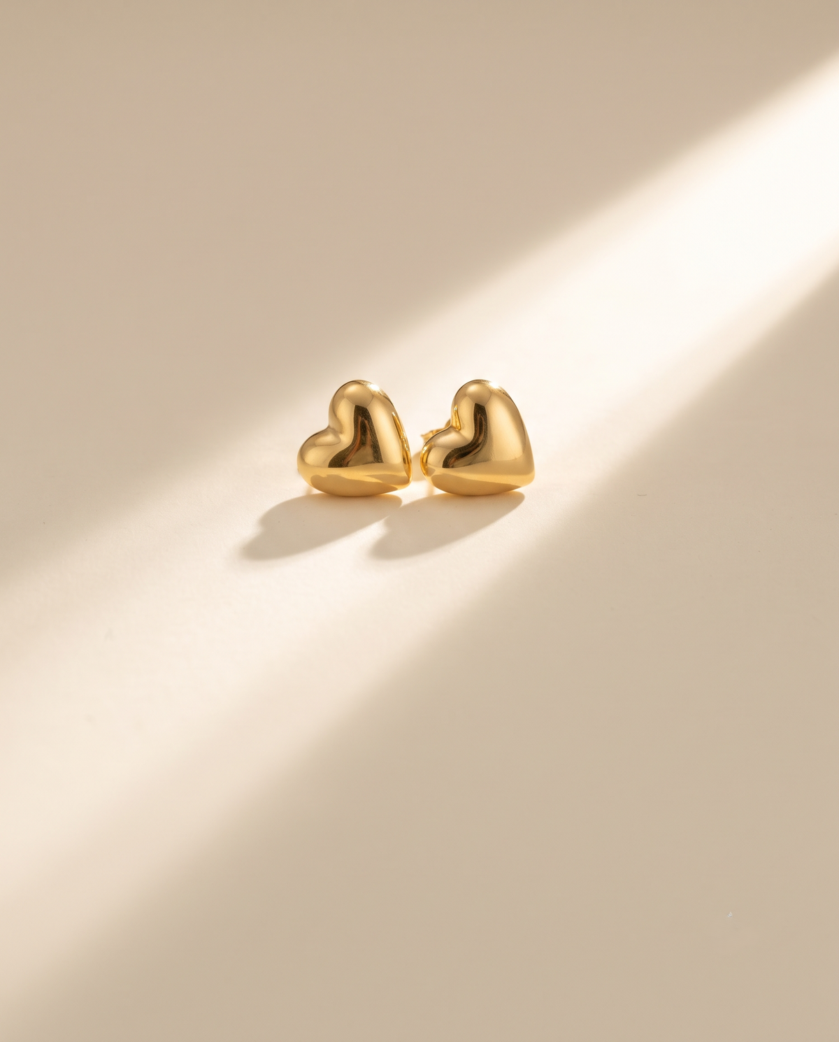 GOLD PUFF HEART STUD EARRING