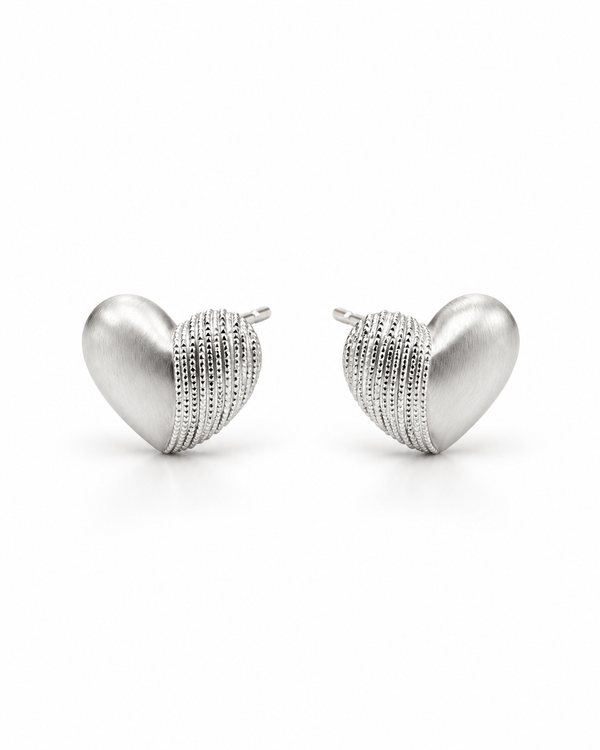 Silver ribbed heart stud earring