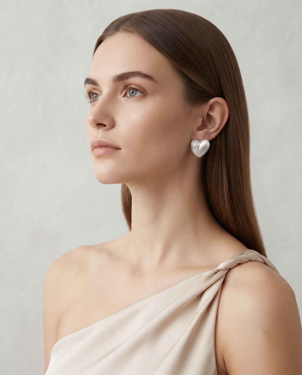 SILVER RIBBED HEART STUD EARRING