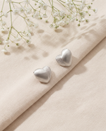 SILVER RIBBED HEART STUD EARRING