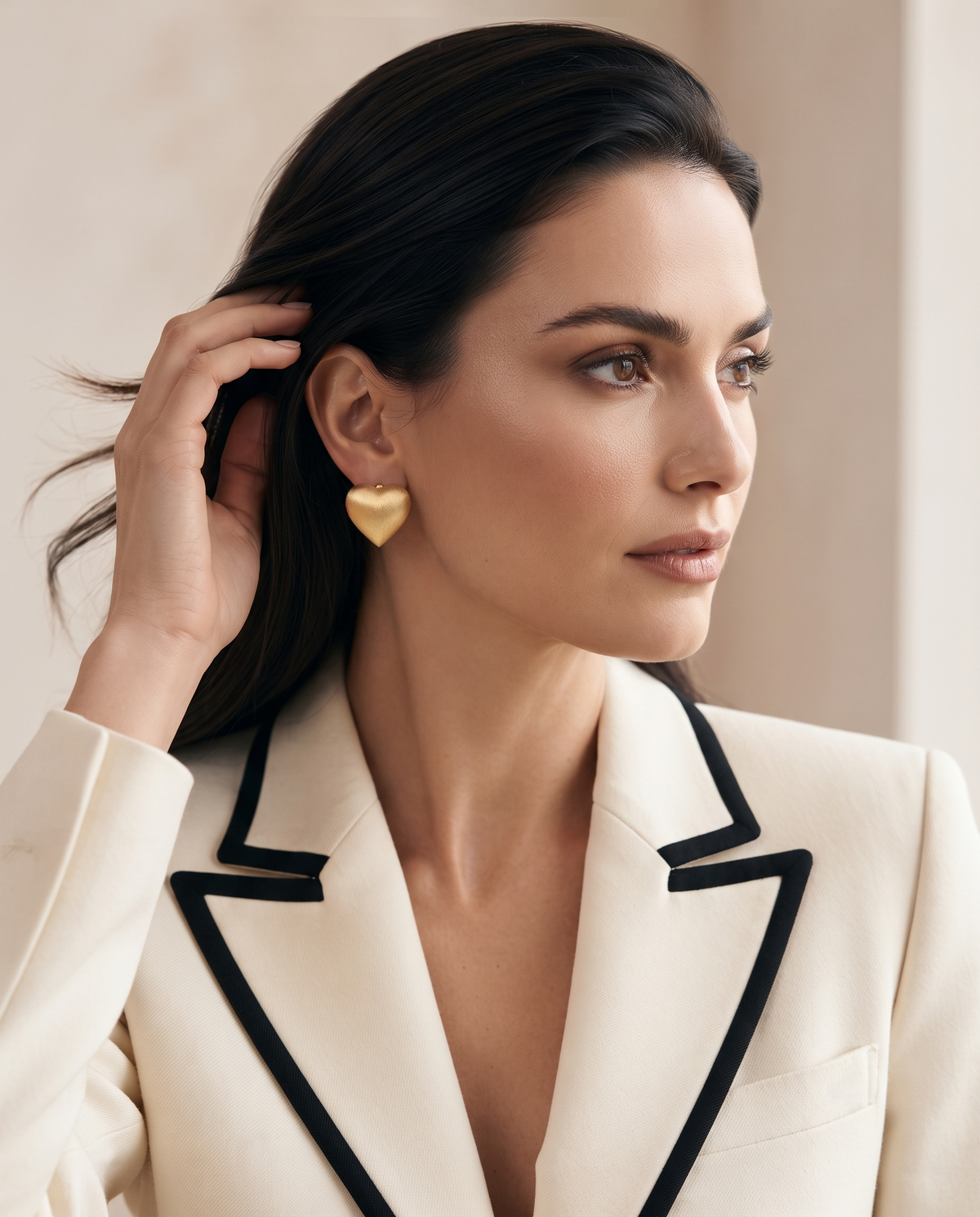 GOLD RIBBED HEART STUD EARRING