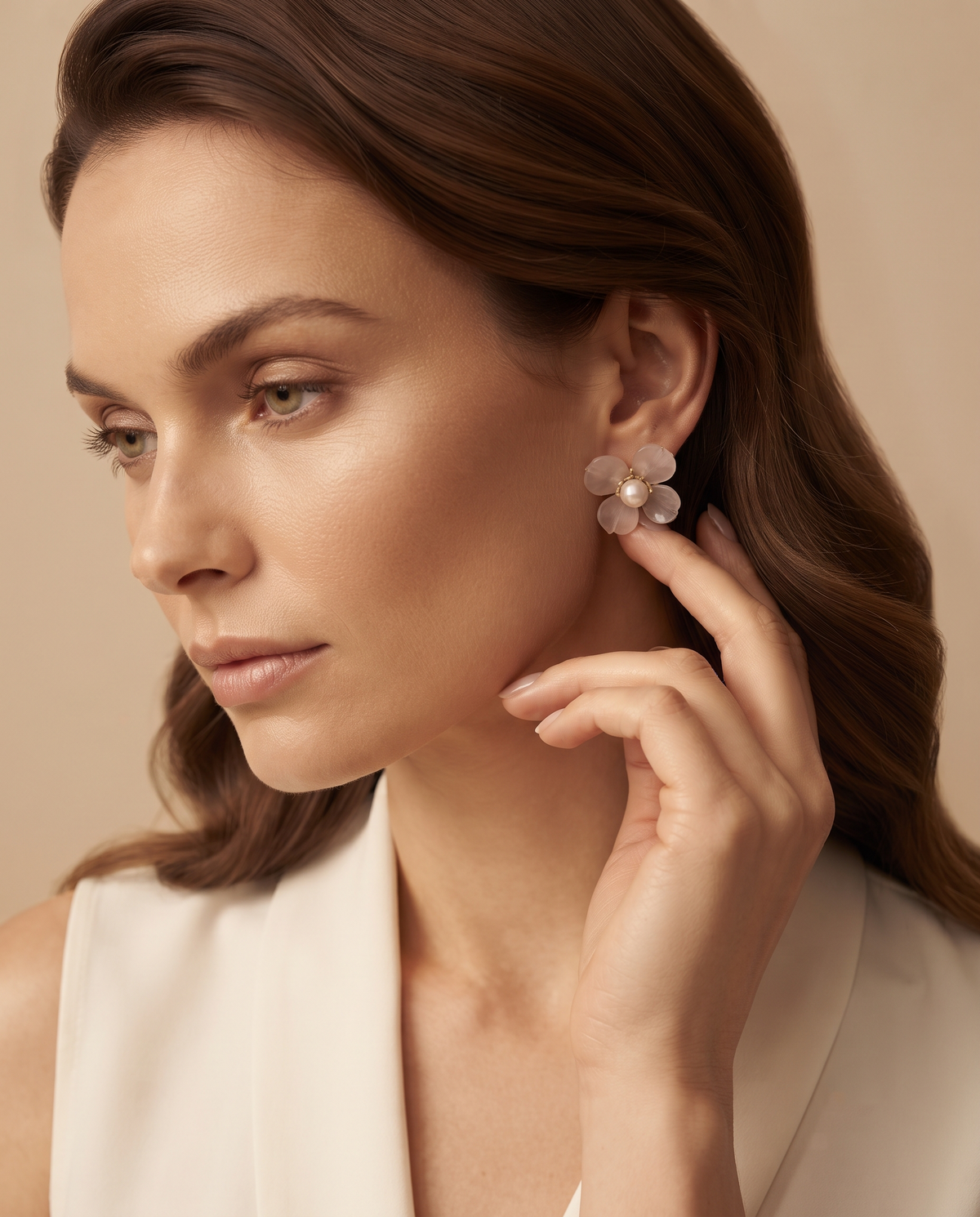 BLUSH PETAL PEARL FLOWER STUD EARRING
