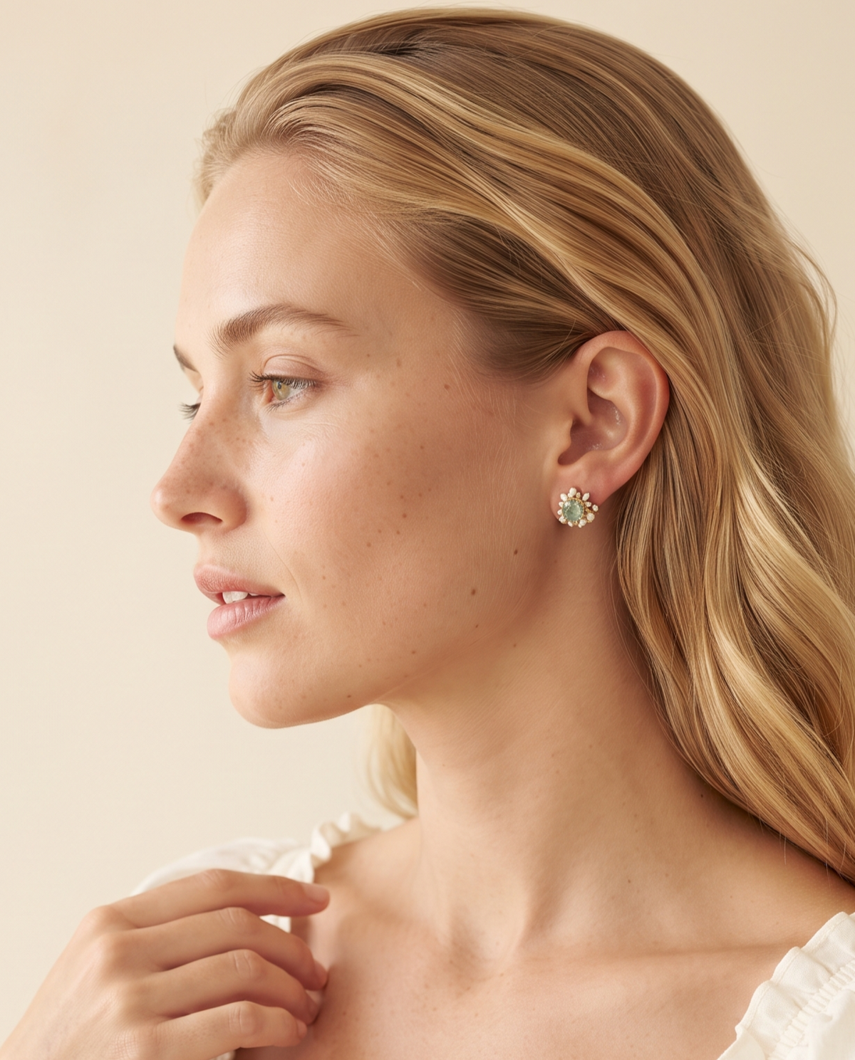 MINT GREEN PEARL CLUSTER STUD EARRING