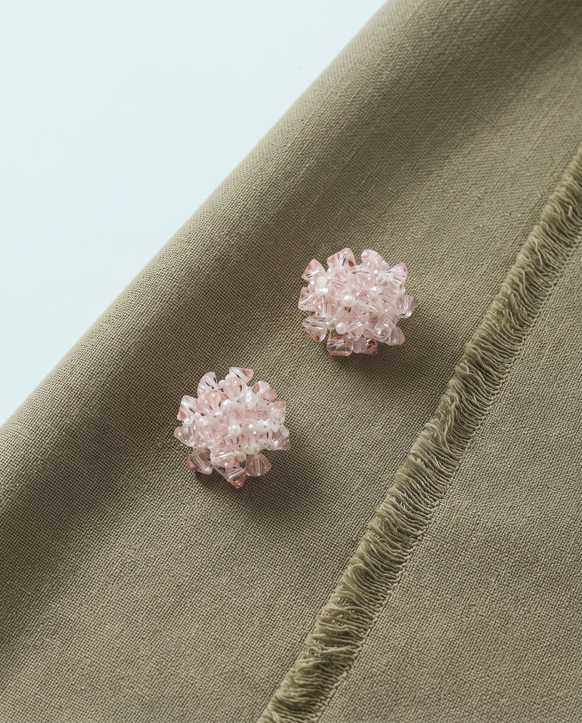 BLUSH PINK CRYSTAL BEAD CLUSTER STUD EARRING