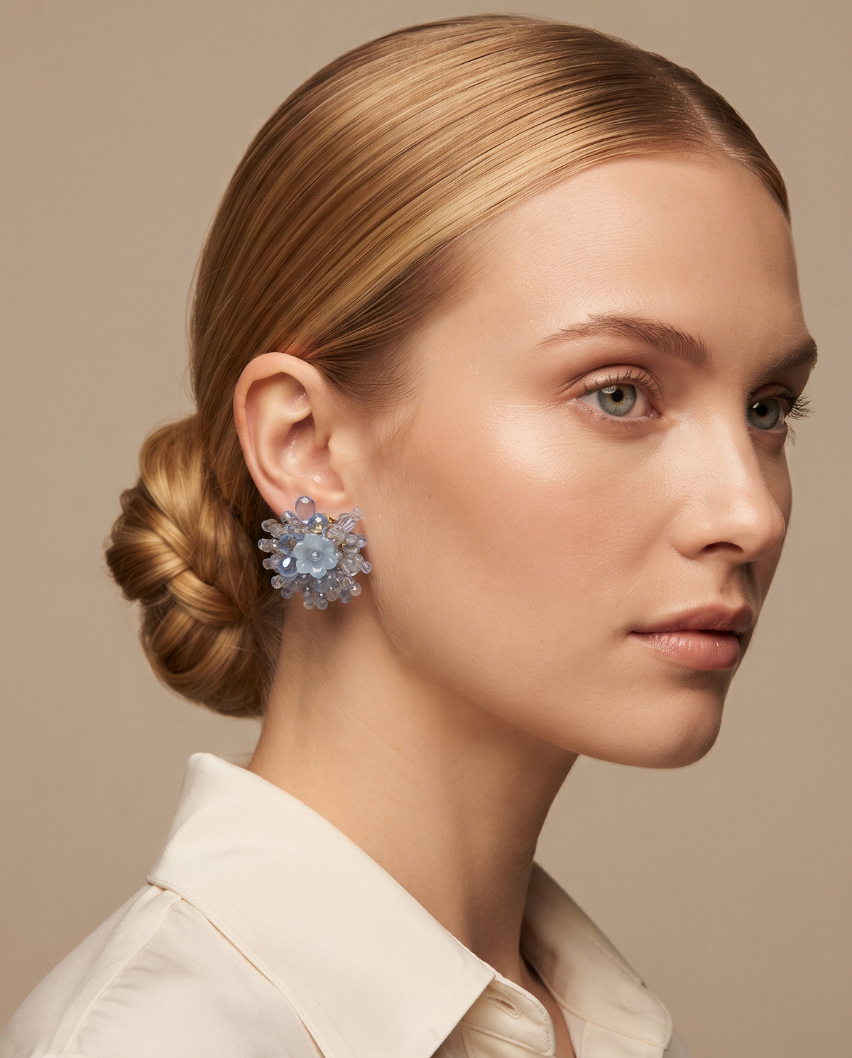 BLUE GLASS CRYSTAL FLOWER BURST STUD EARRING