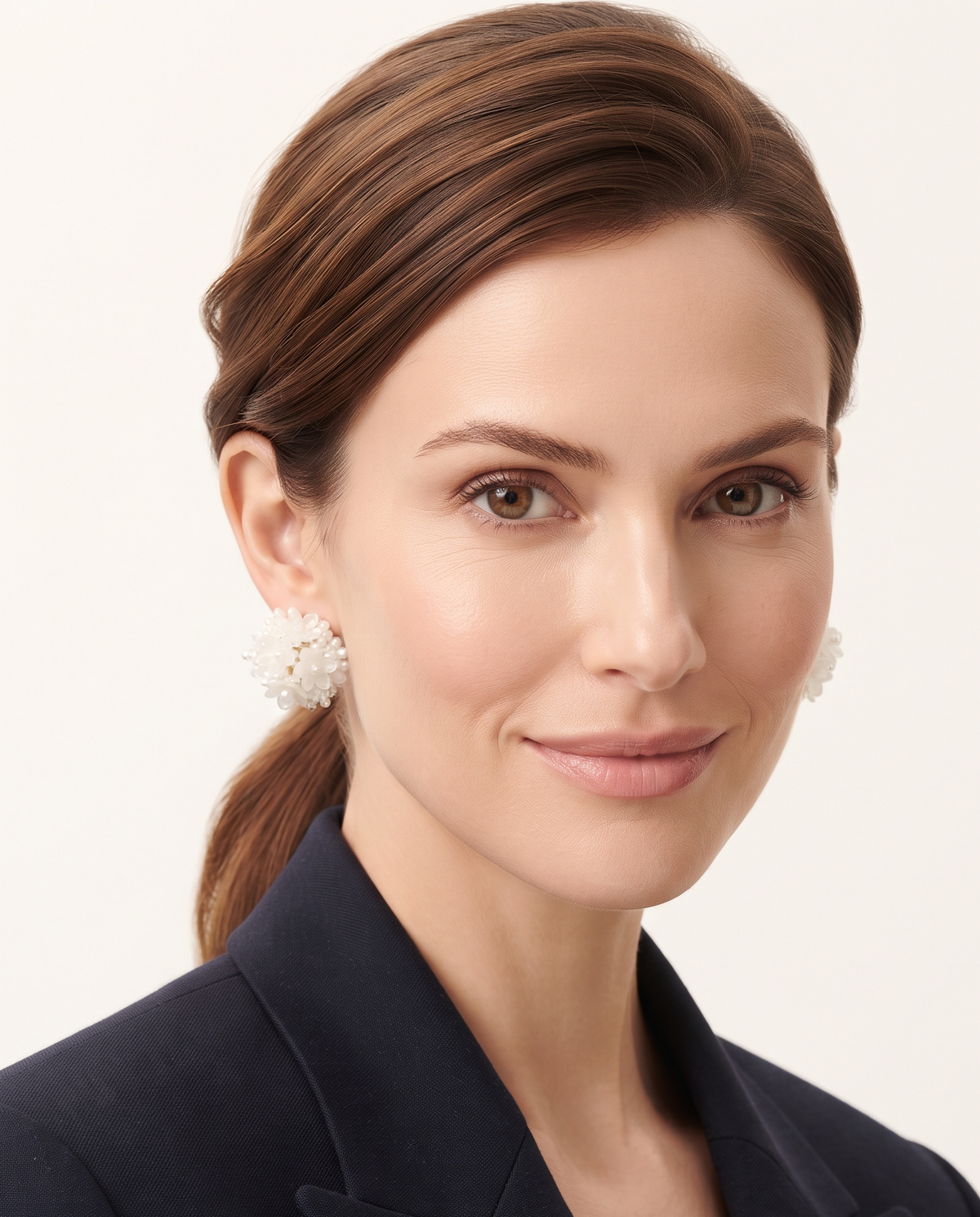WHITE FLOWER PEARL CLUSTER STUD EARRING