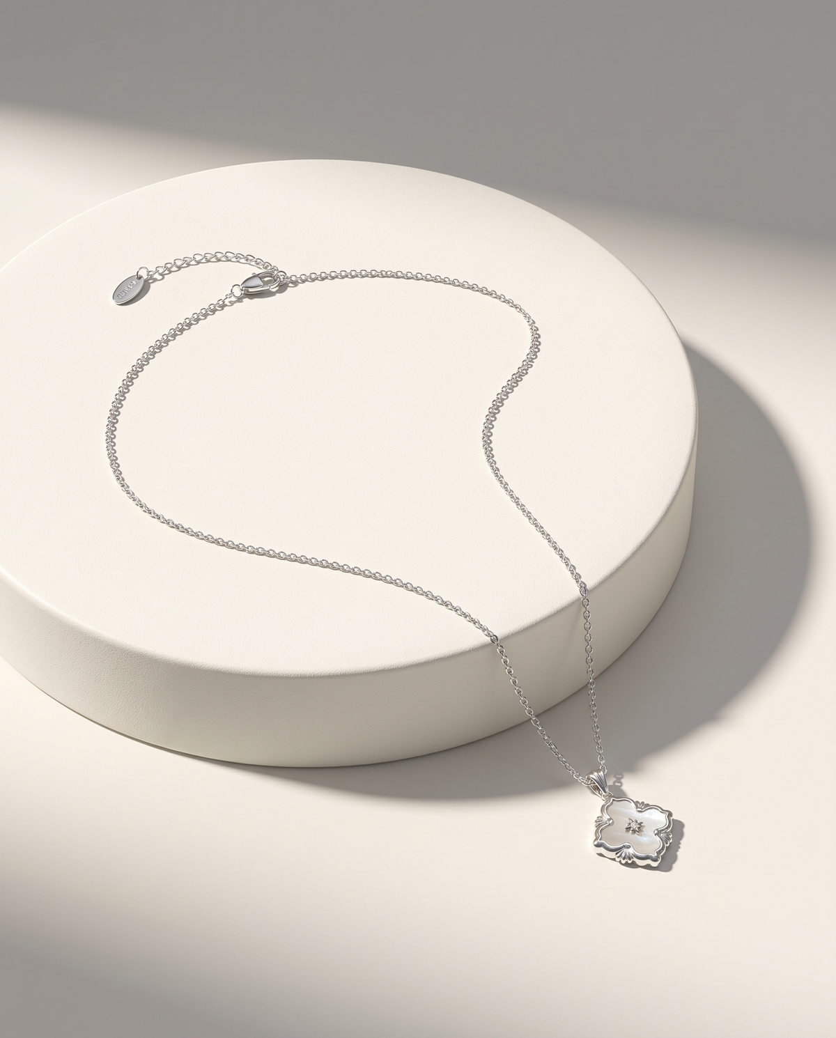 Silver Clover Inlay Pendant Necklace – view 4