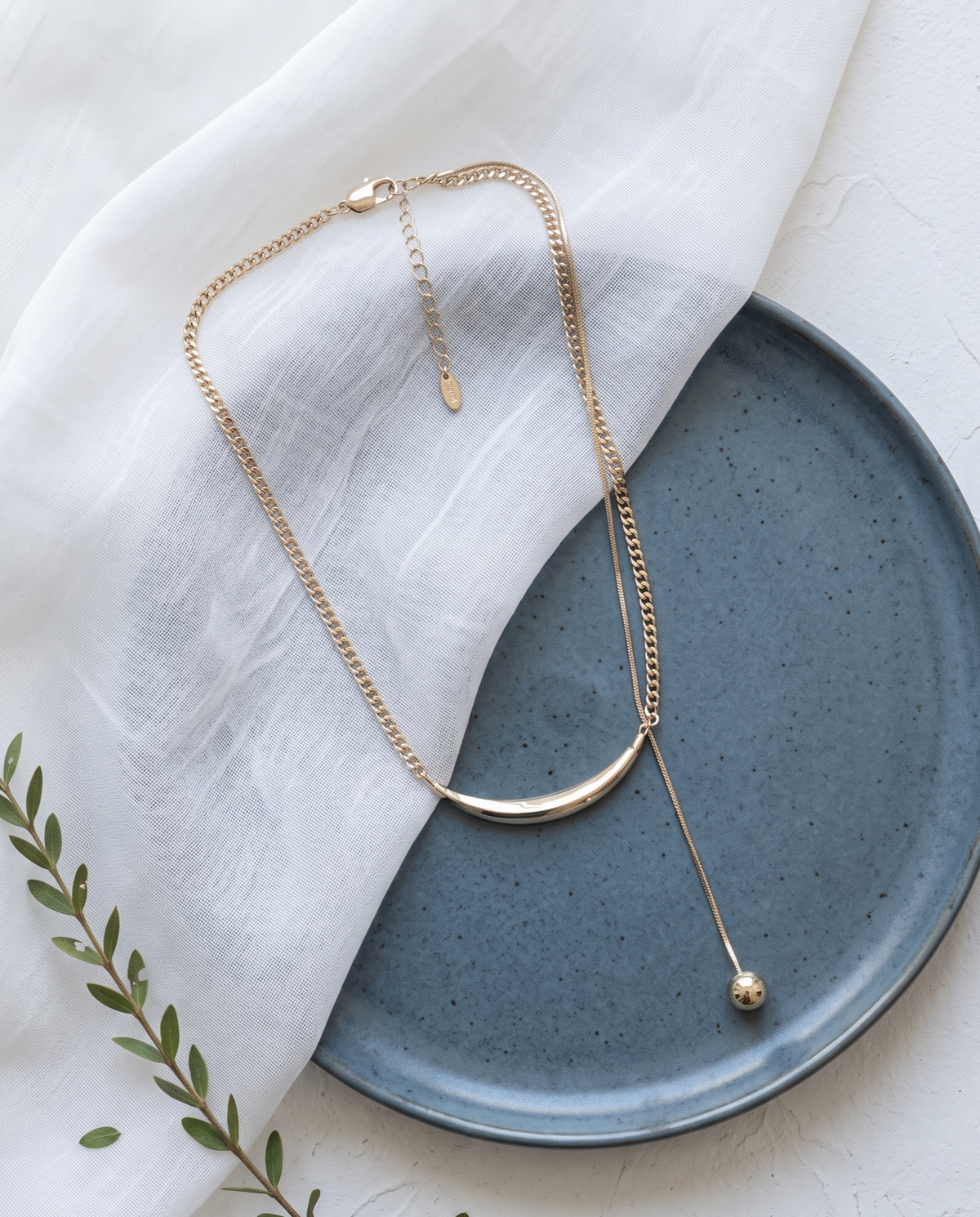 Gold Curved Bar Snake Curb Lariat Necklace – view 4