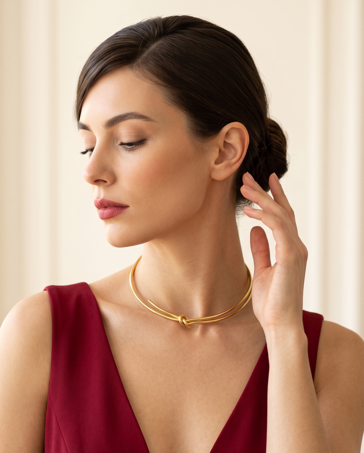 Gold Knot Wire Collar Necklace – view 2