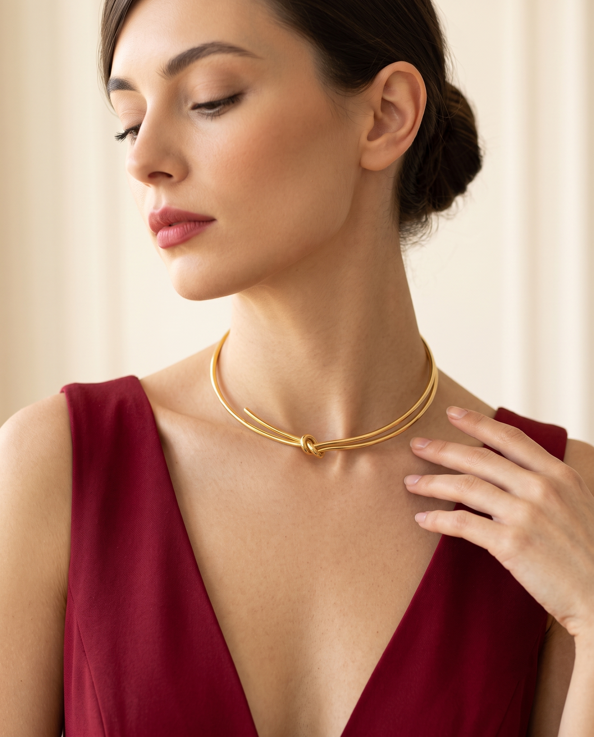 Gold Knot Wire Collar Necklace – view 3