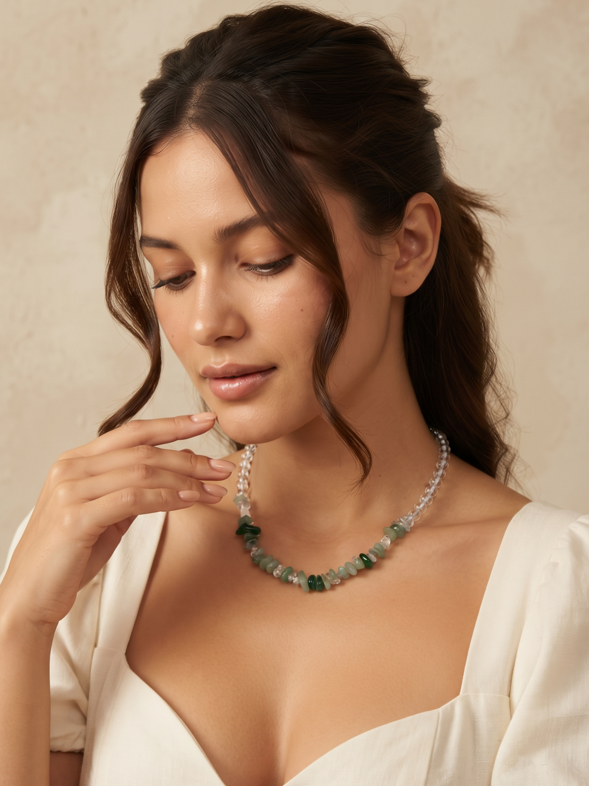 GREEN CHIP BEAD NECKLACE